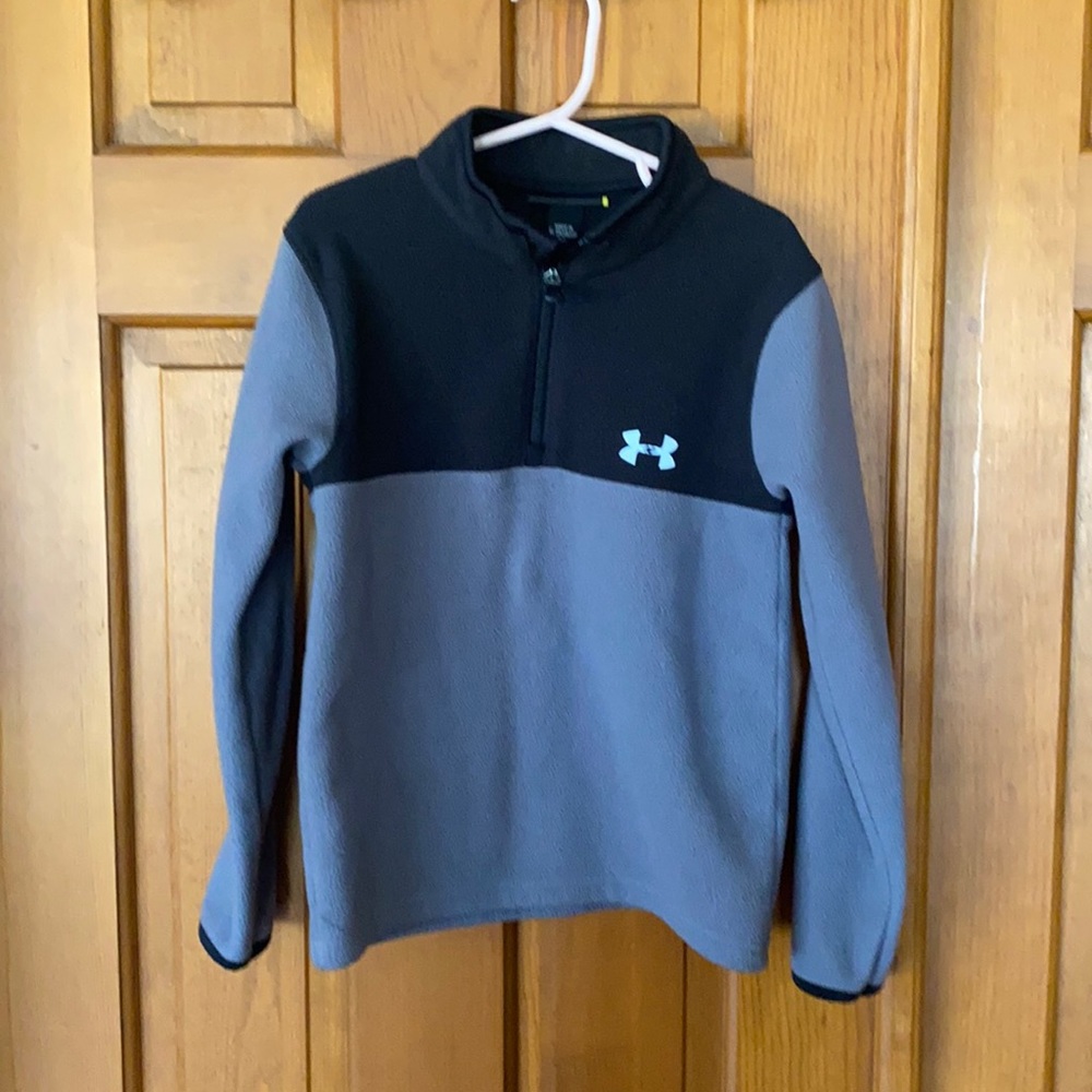 Kids UA size 6 pullover